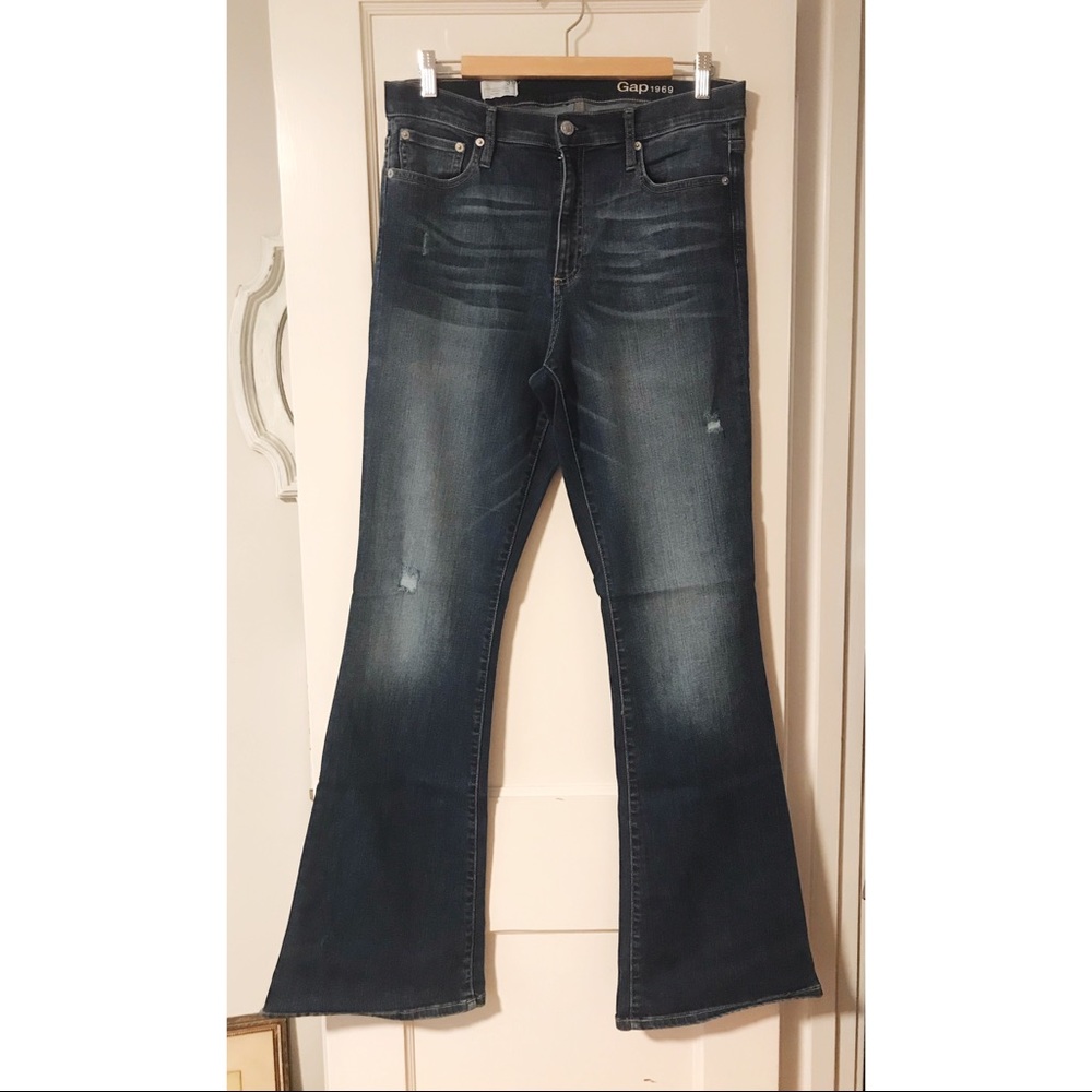 GAP Skinny Flare 31R distressed wash higher waist